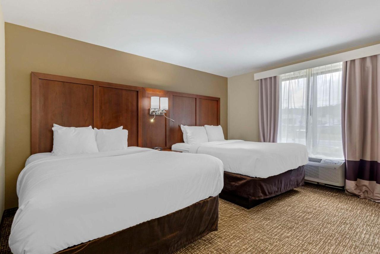 Queen Room with Two Queen Beds at Comfort Suites At Kennesaw State University