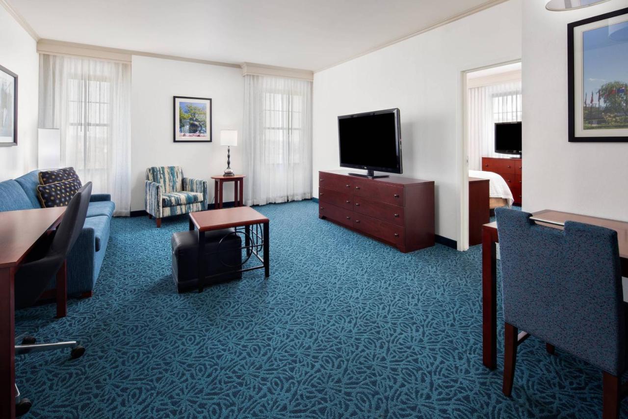 One-Bedroom King Suite with Sofa Bed at Residence Inn by Marriott Cincinnati Downtown/The Phelps