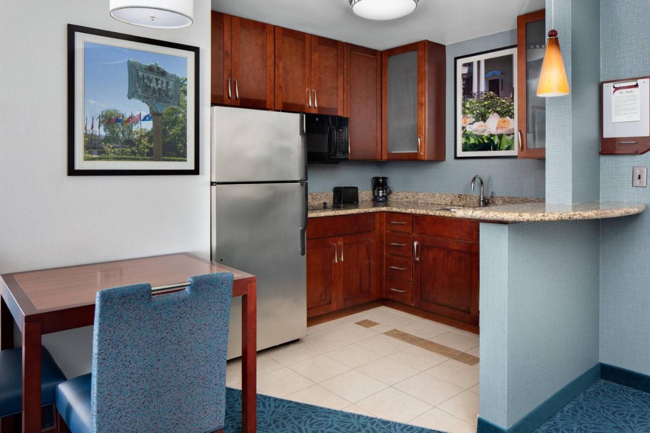 One-Bedroom King Suite with Sofa Bed at Residence Inn by Marriott Cincinnati Downtown/The Phelps