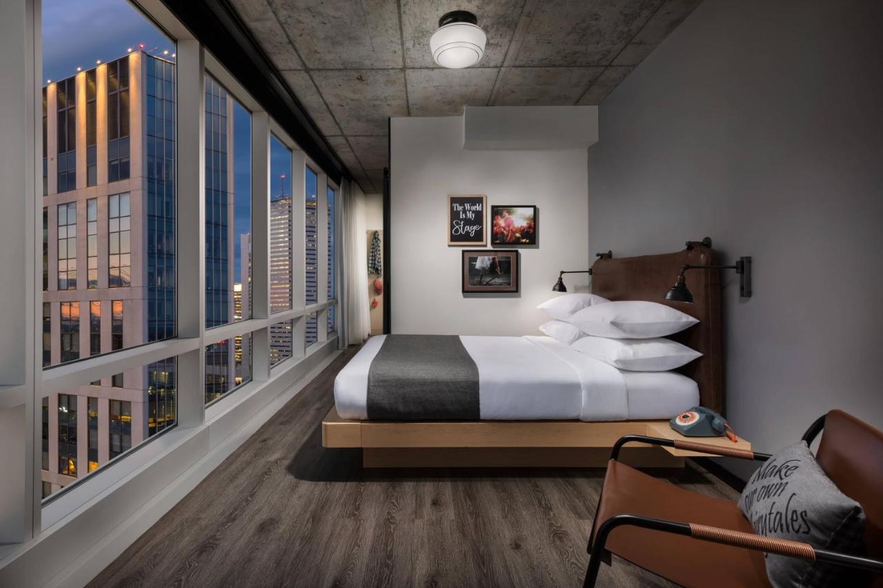 Theater View, Guest room, 1 Queen, City view at Moxy Boston Downtown