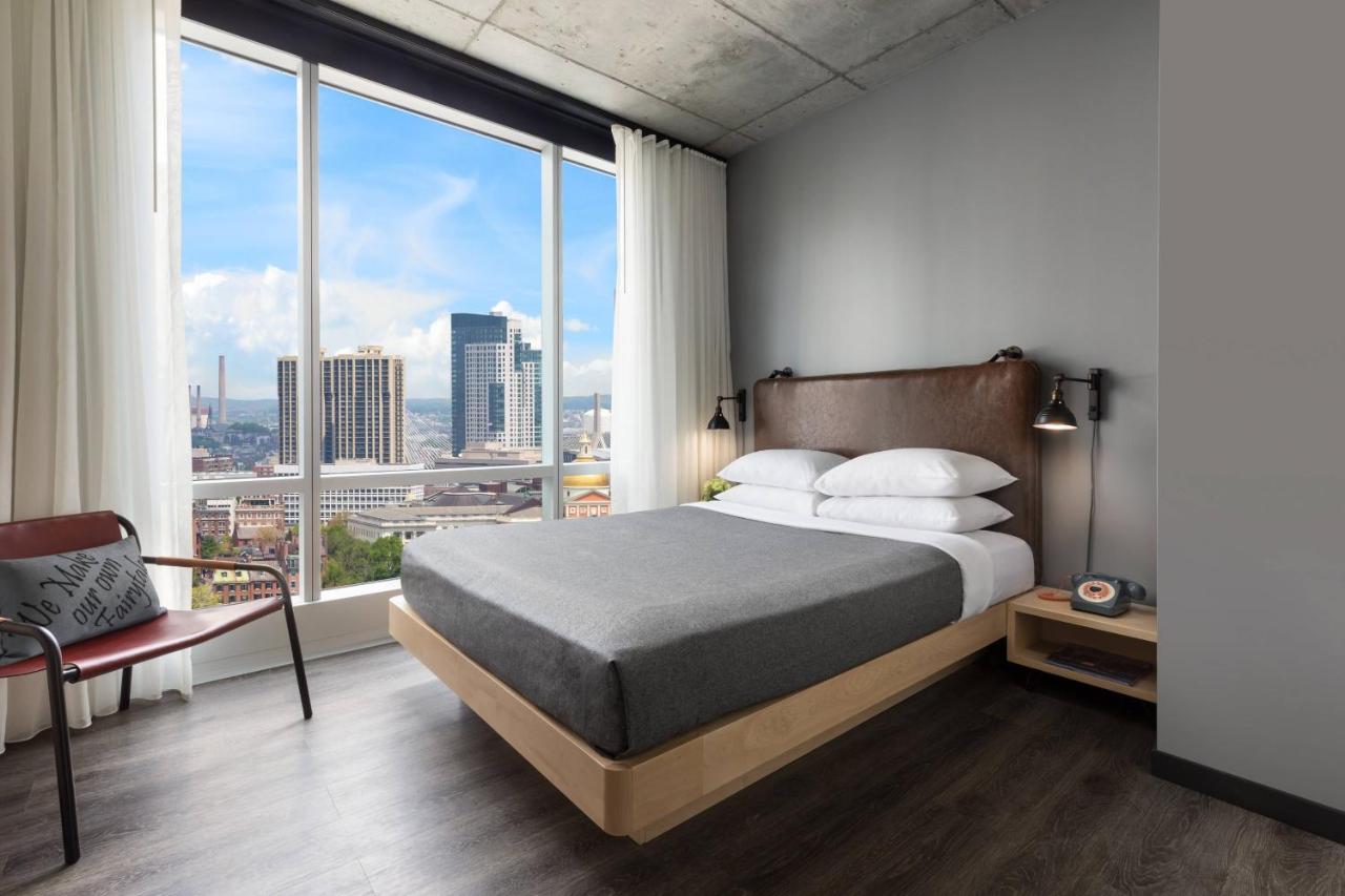 Center Stage, Guest room, 1 Queen, City view at Moxy Boston Downtown