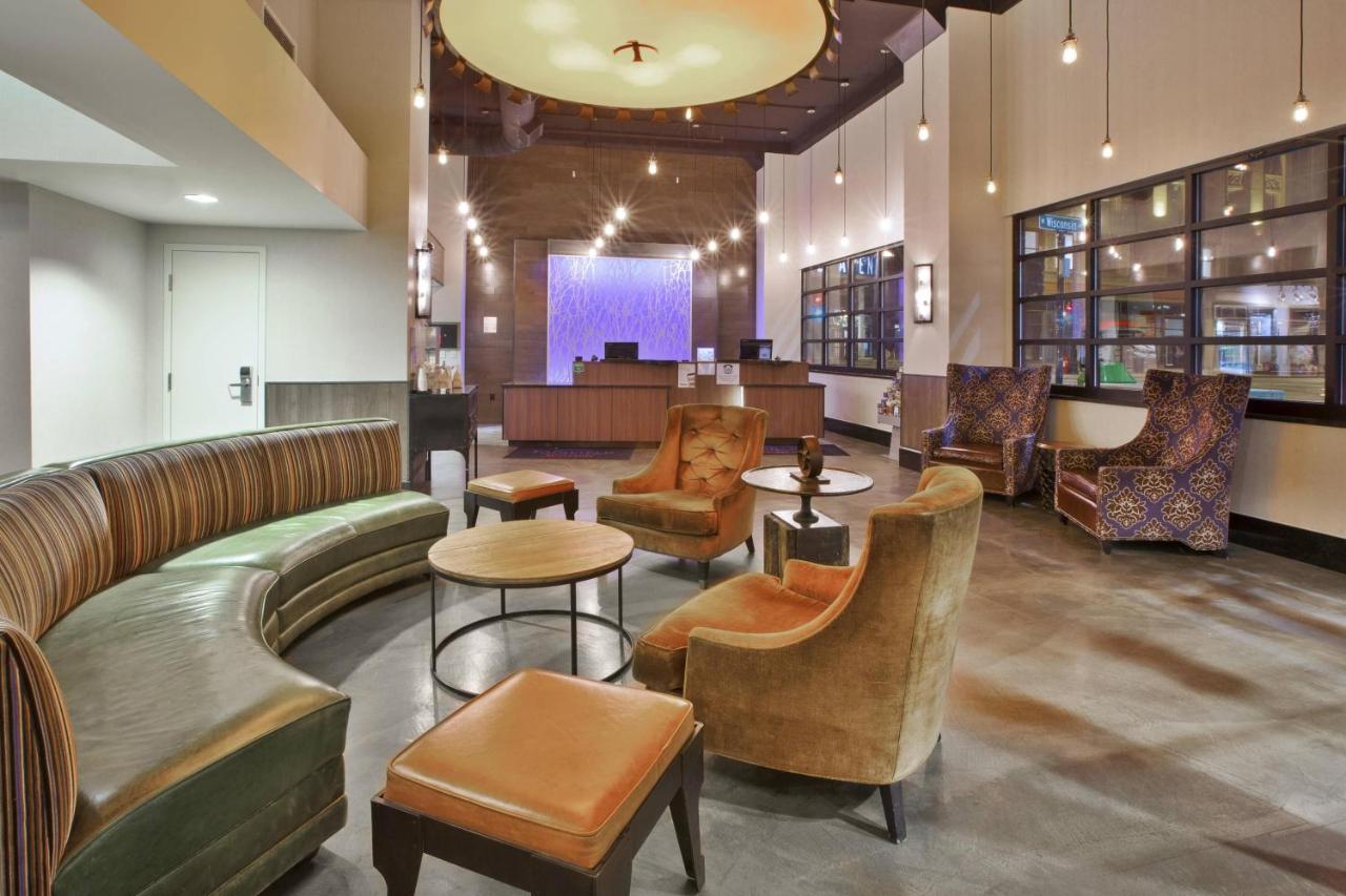 | Fairfield Inn & Suites by Marriott Milwaukee Downtown