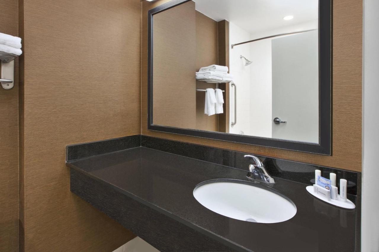 | Fairfield Inn & Suites by Marriott Milwaukee Downtown