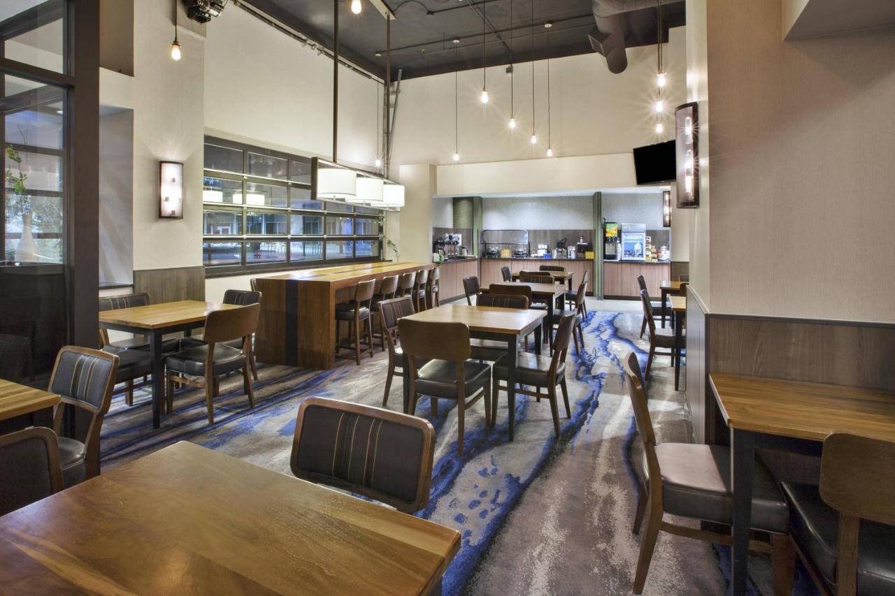 | Fairfield Inn & Suites by Marriott Milwaukee Downtown