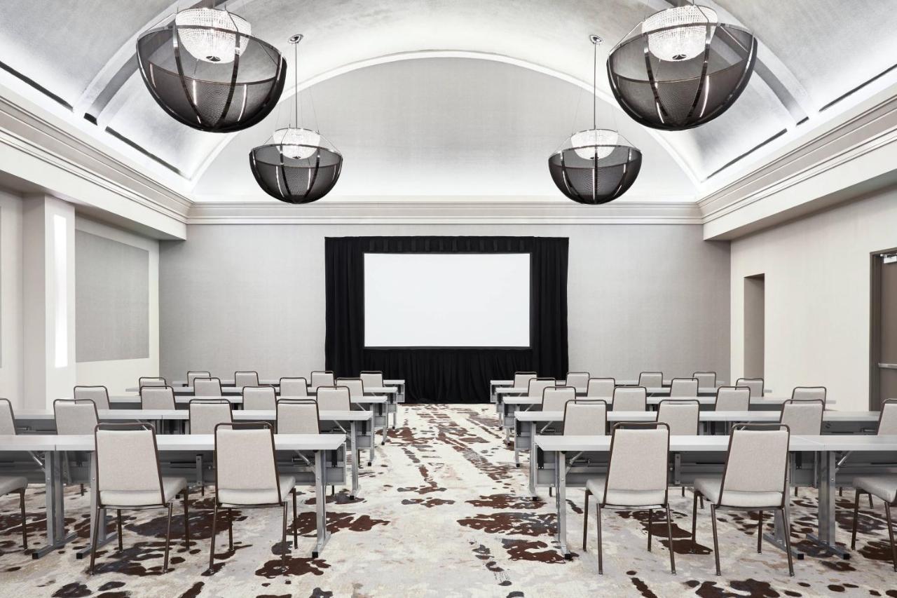 | AC Hotel by Marriott Houston Downtown