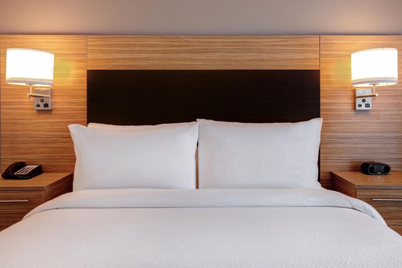 One-Bedroom Queen Suite with Sofa Bed at TownePlace Suites by Marriott Monroe