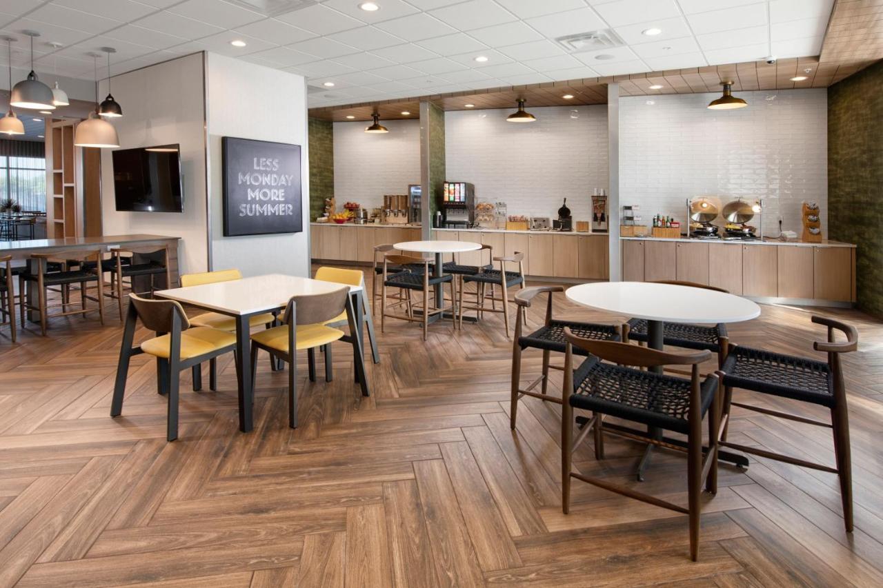 | Fairfield by Marriott Inn & Suites Dallas East