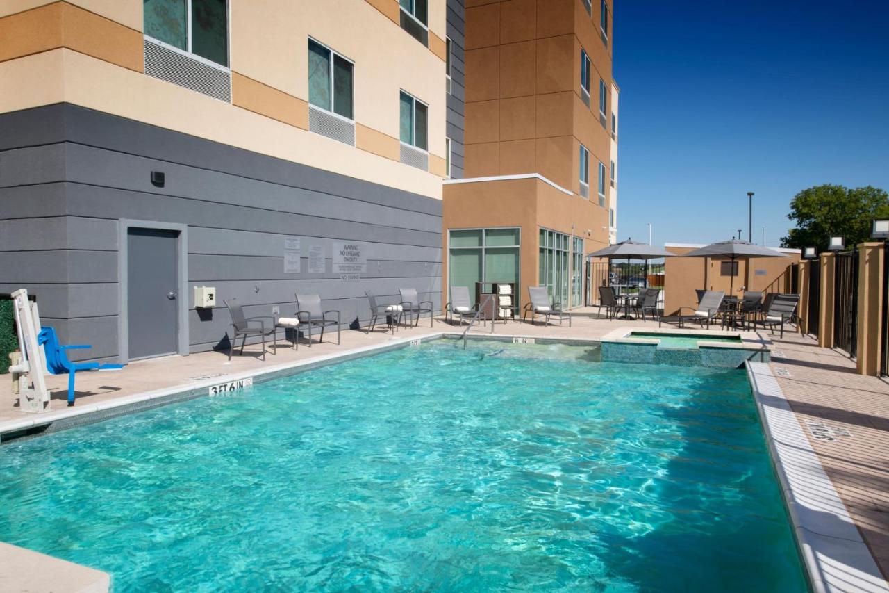 | Fairfield by Marriott Inn & Suites Dallas East