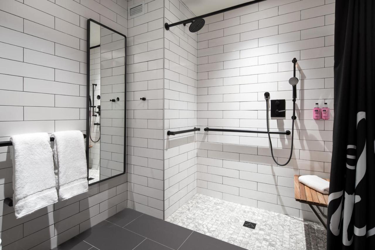  | Moxy San Diego Gaslamp Quarter