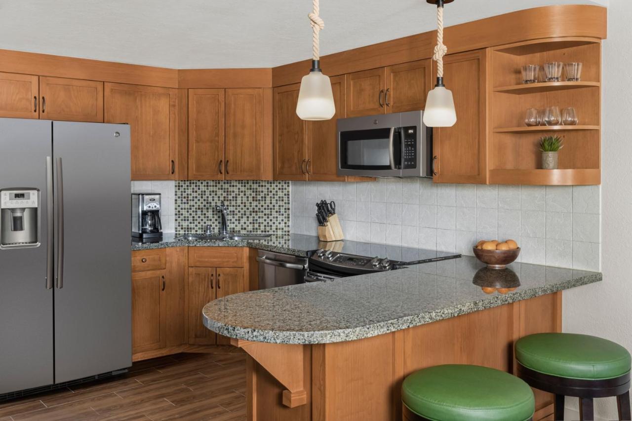 Large One-Bedroom Suite with Fireplace at Marriott Grand Residence Club, Lake Tahoe – 1 to 3 bedrooms & Pent