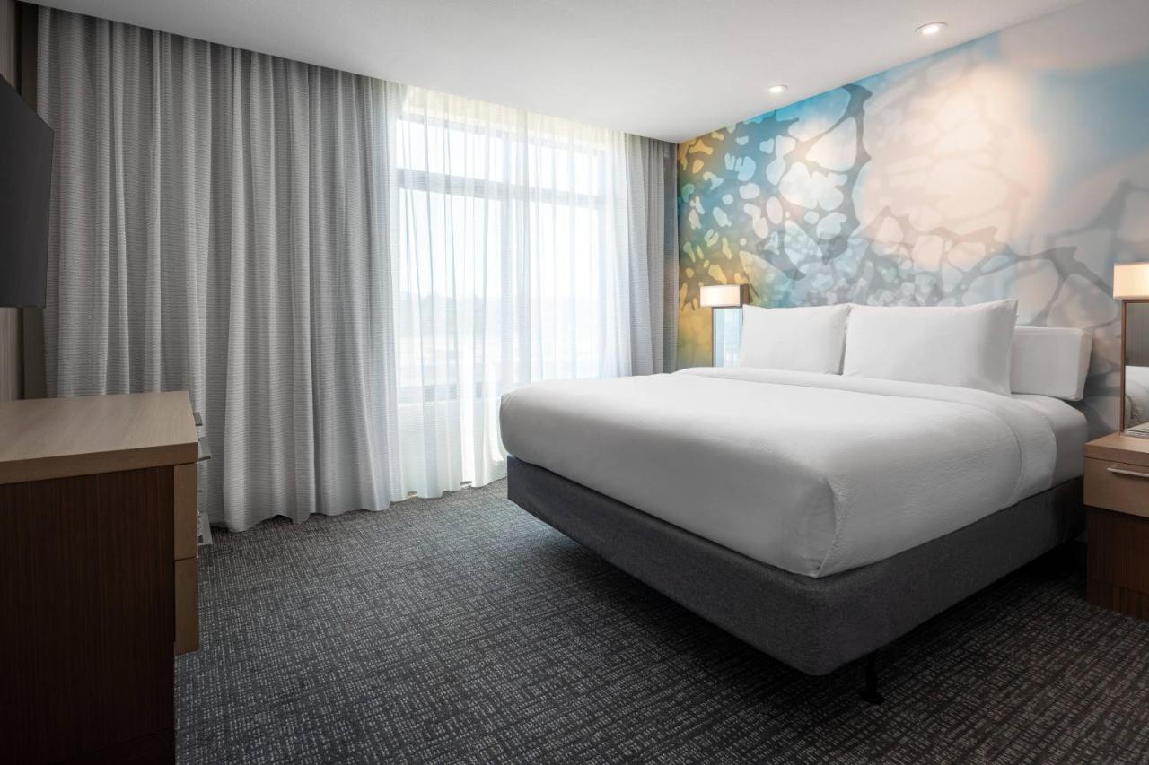 One-Bedroom King Suite with Sofa Bed at Courtyard by Marriott Petaluma Sonoma County