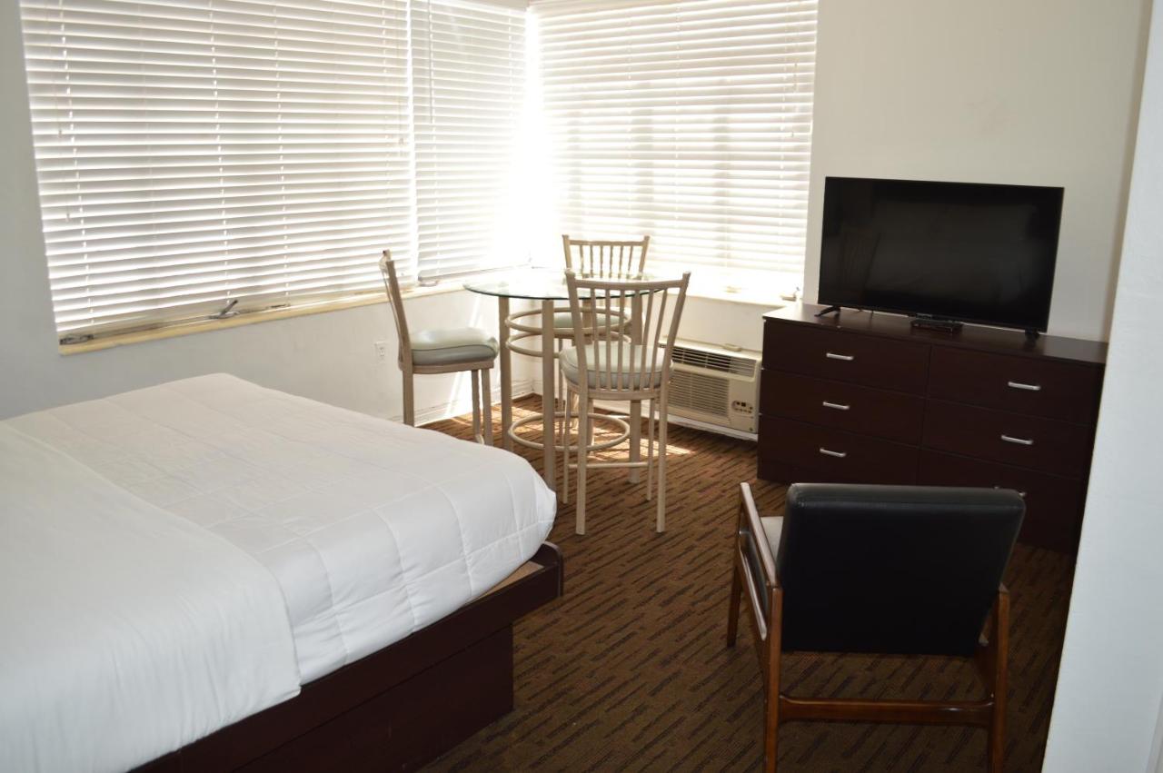One-Bedroom Suite at Island House South Beach