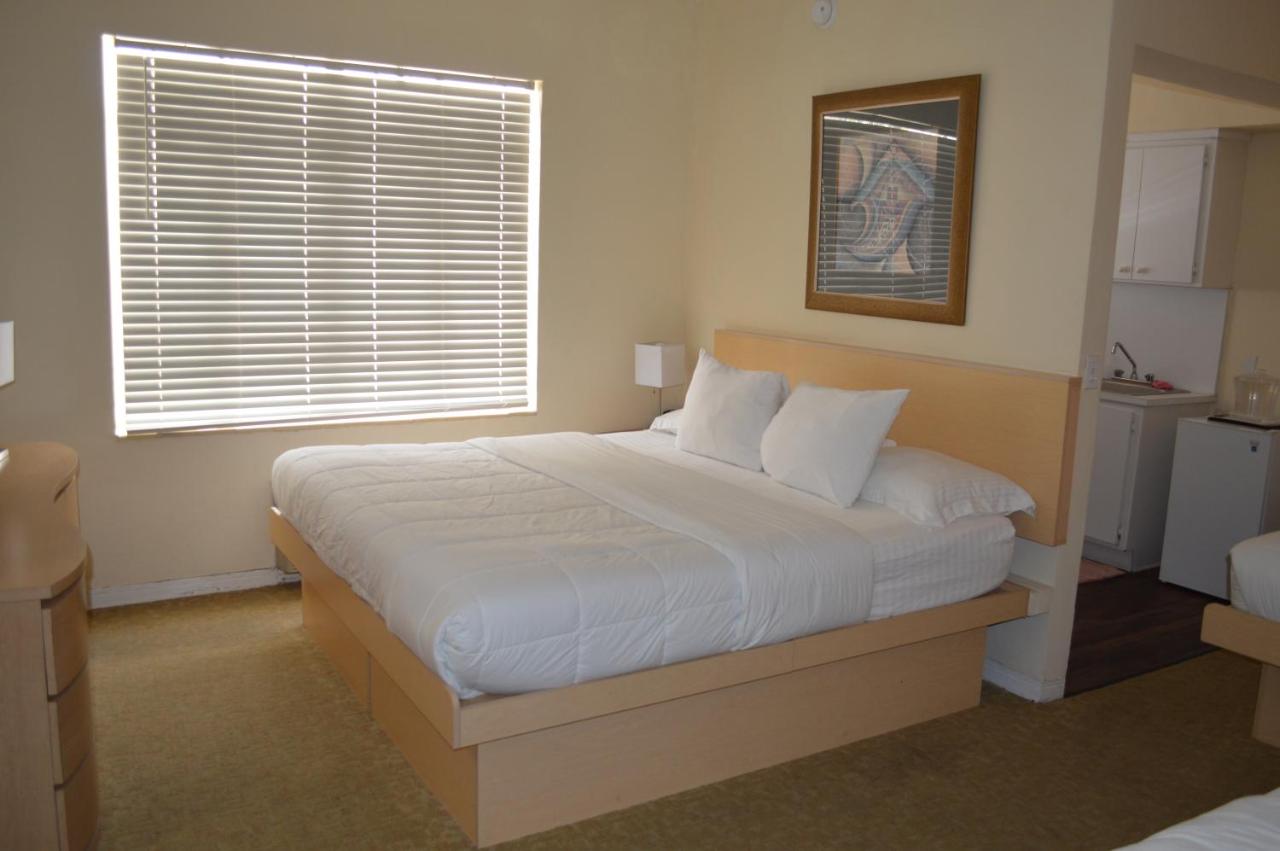 Family Room at Island House South Beach