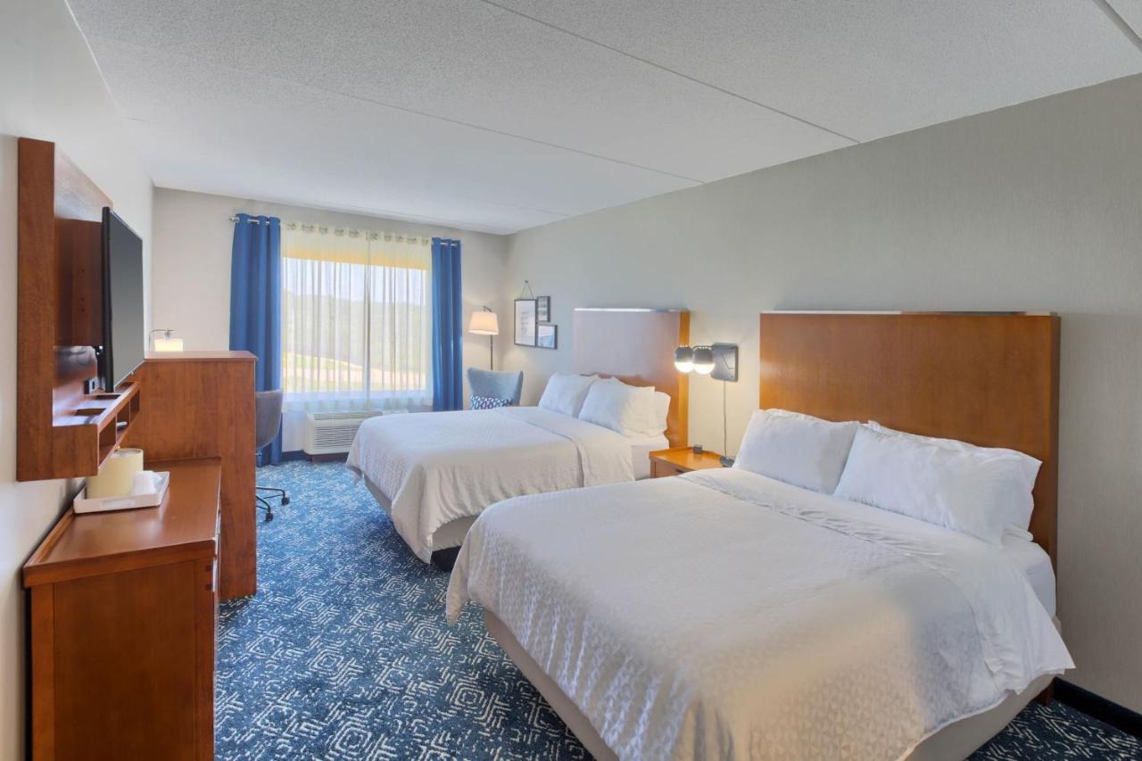 Standard Queen Room at Four Points By Sheraton Raleigh Durham Airport