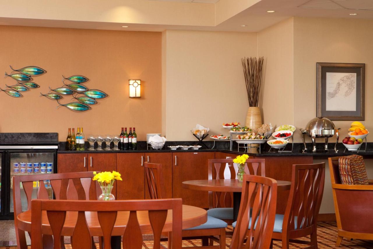 King or Double Room - Concierge Level at Boston Marriott Peabody
