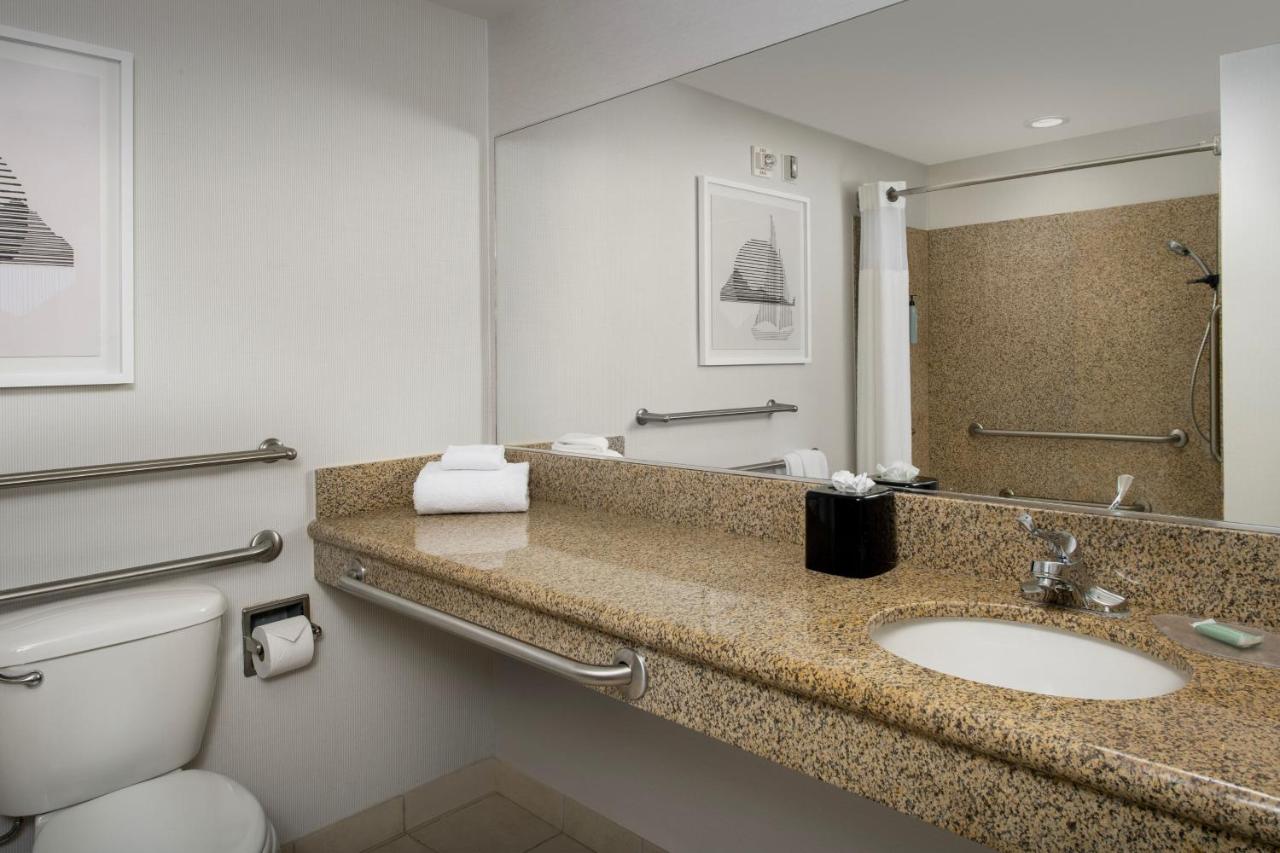 Queen Room with Two Queen Beds at Courtyard by Marriott Seattle Kirkland