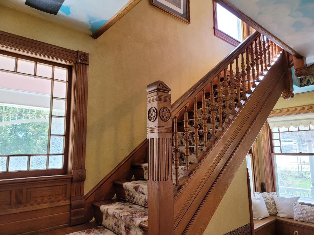  | Grand Victorian B&B Inn