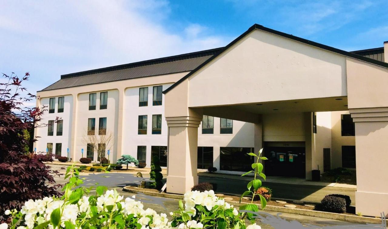 | SureStay Plus Hotel by Best Western Erie Presque Isle