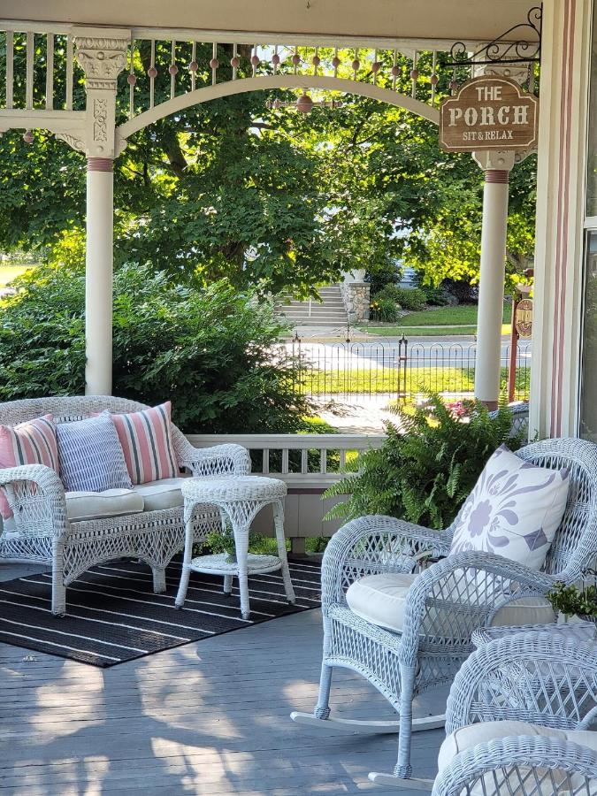  | Grand Victorian B&B Inn