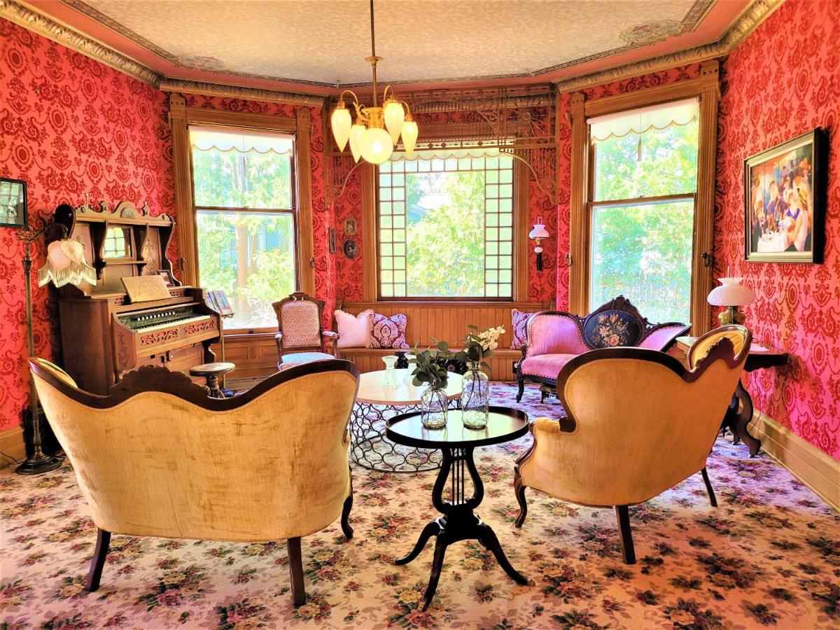  | Grand Victorian B&B Inn