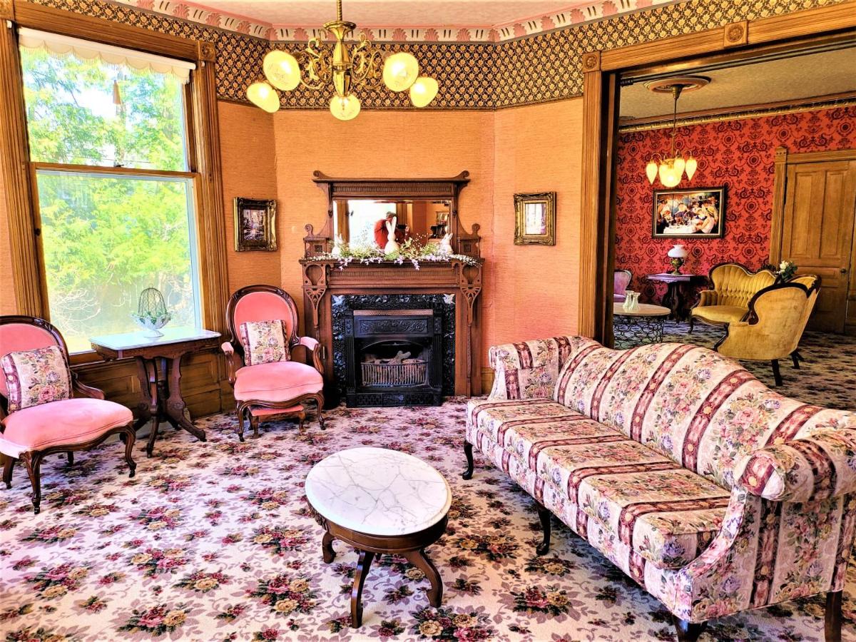  | Grand Victorian B&B Inn
