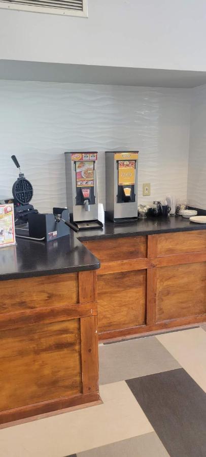 | Royal Inn & Suites