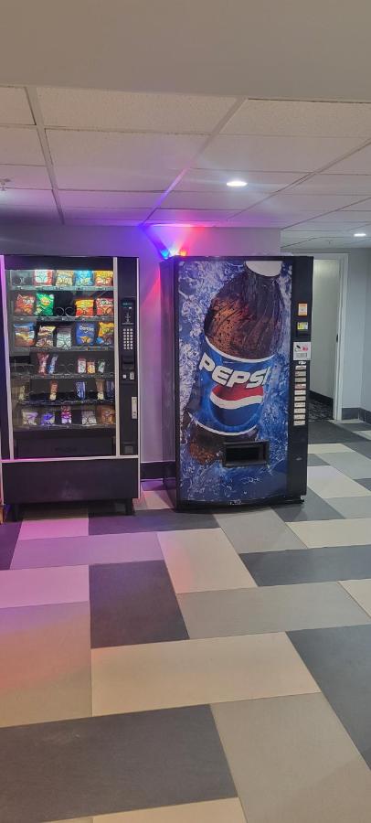 | Royal Inn & Suites