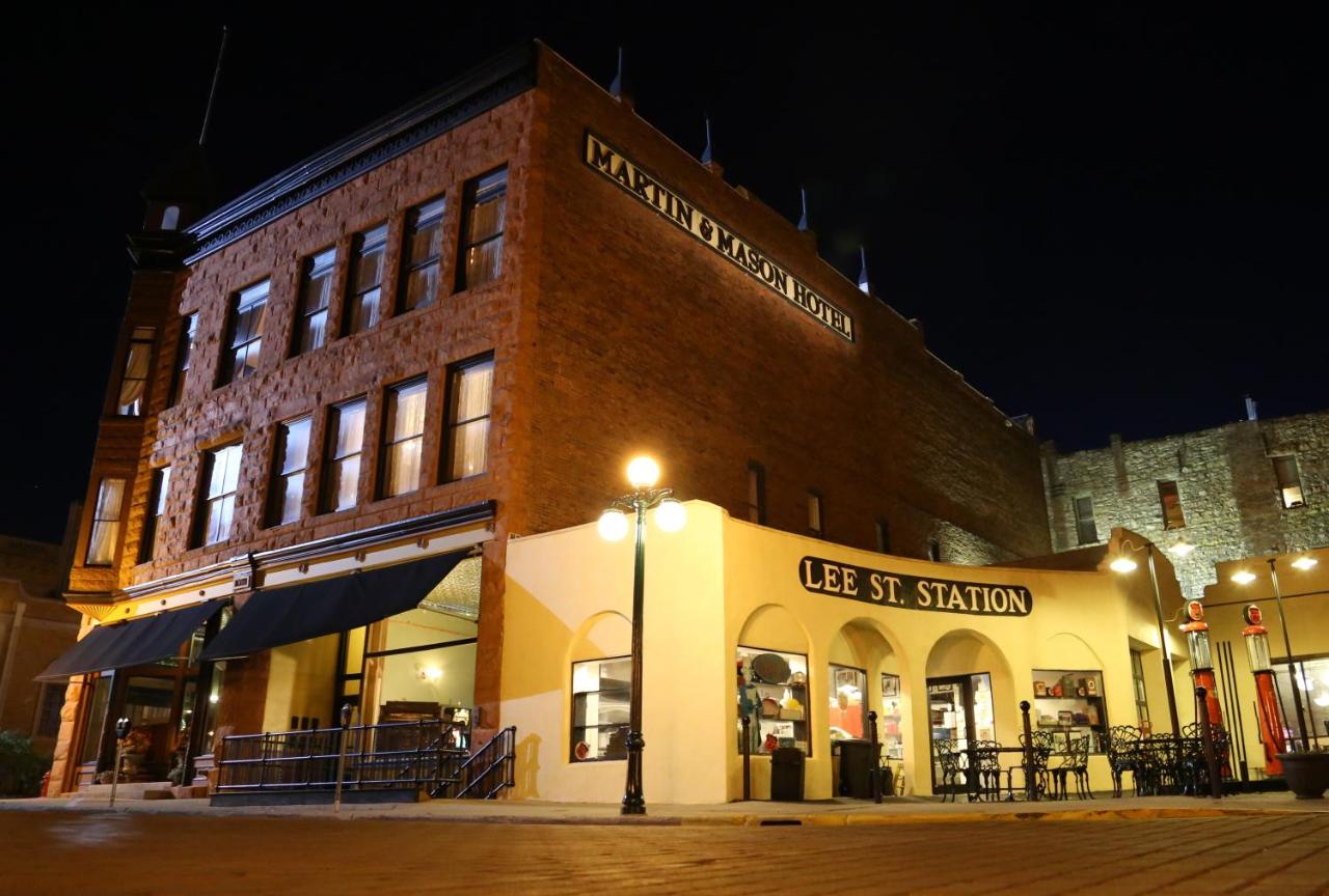  | Martin & Mason Hotel