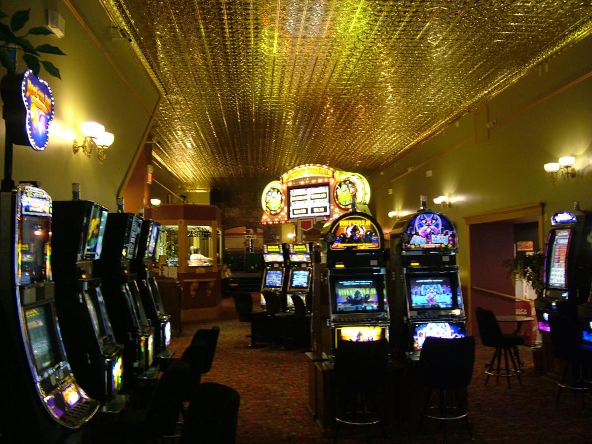  | Martin & Mason Hotel