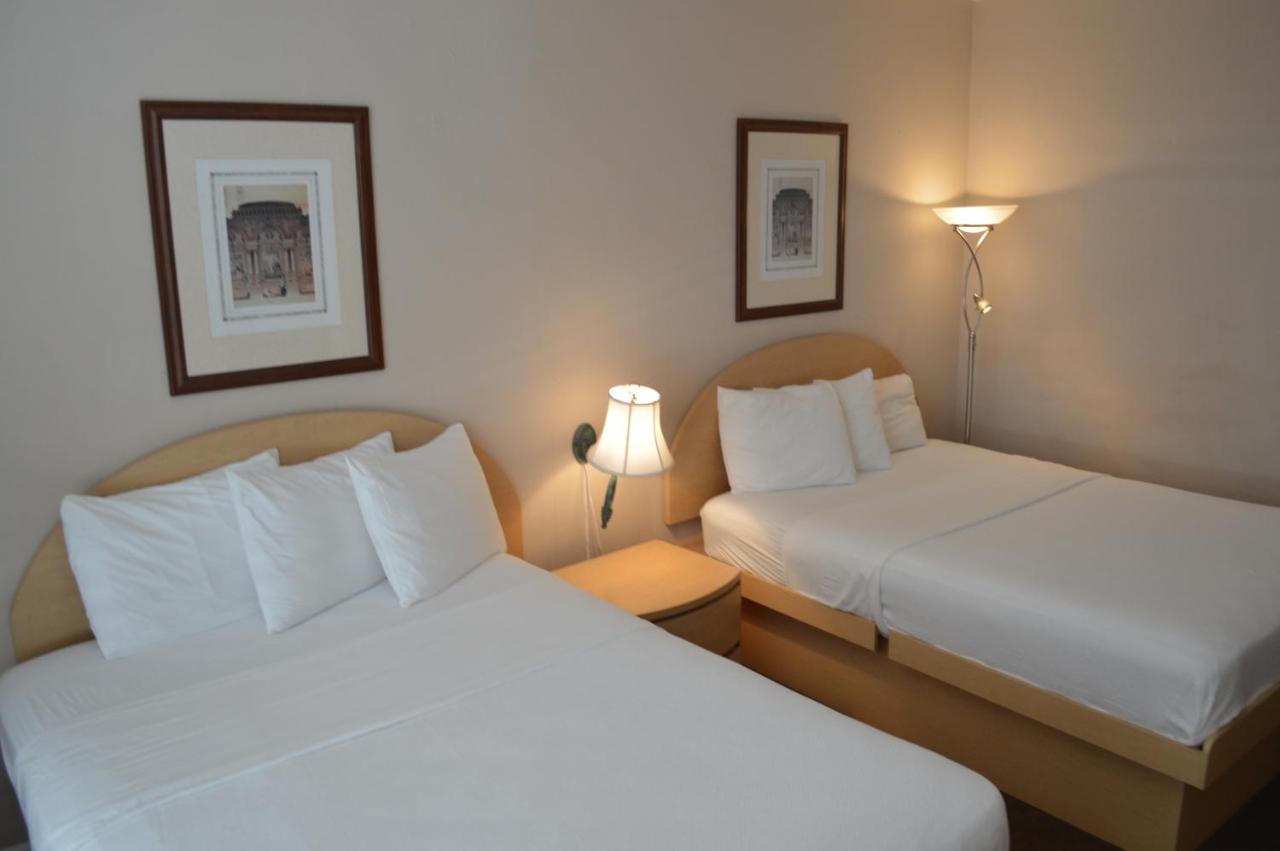 Deluxe Room at Island House South Beach