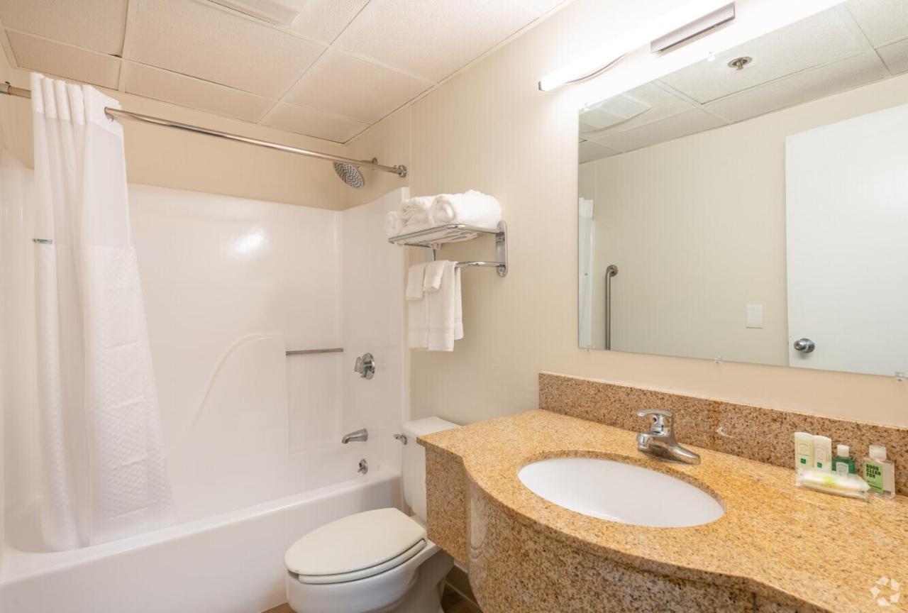 Newly Renovated Suite at Residences at Solomon Pond
