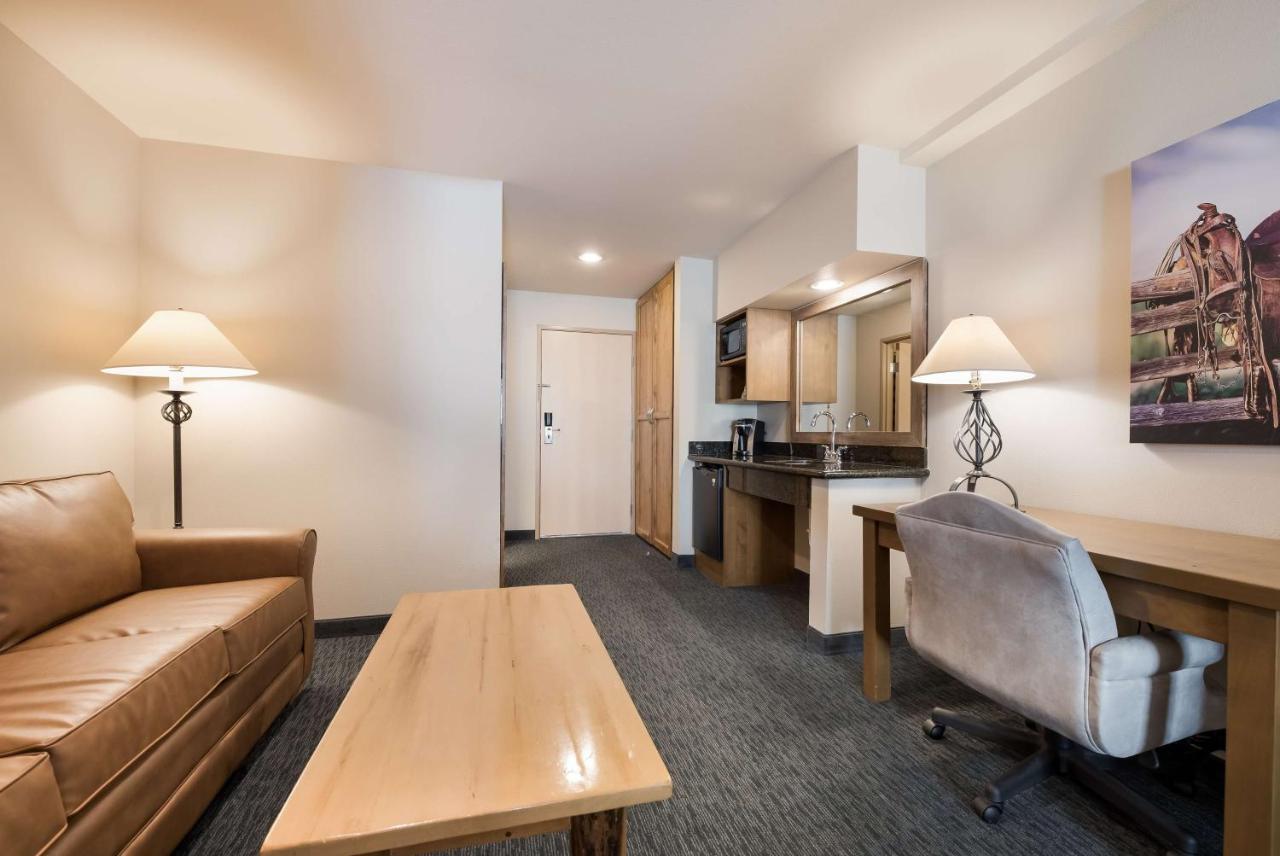 Large Queen Room with Two Queen Beds - Non-Smoking at Best Western Plus Kentwood Lodge