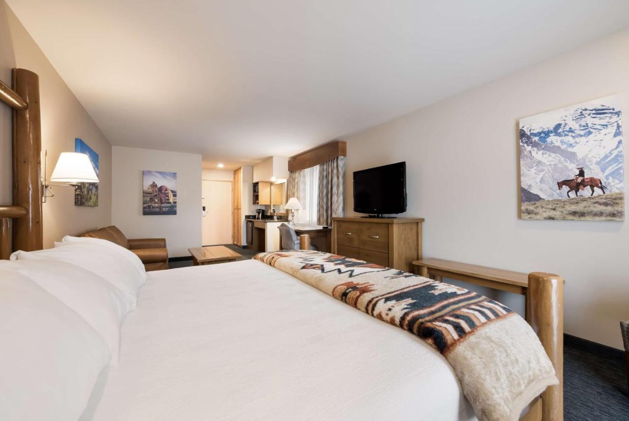 Large King Room with Balcony - Non Smoking at Best Western Plus Kentwood Lodge