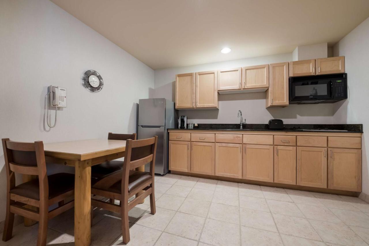 King Room with Full Kitchen - Non-smoking at Best Western Plus Kentwood Lodge