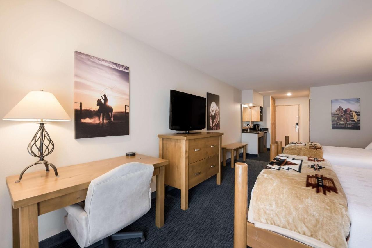 Queen Room with Two Queen Beds - Non Smoking at Best Western Plus Kentwood Lodge