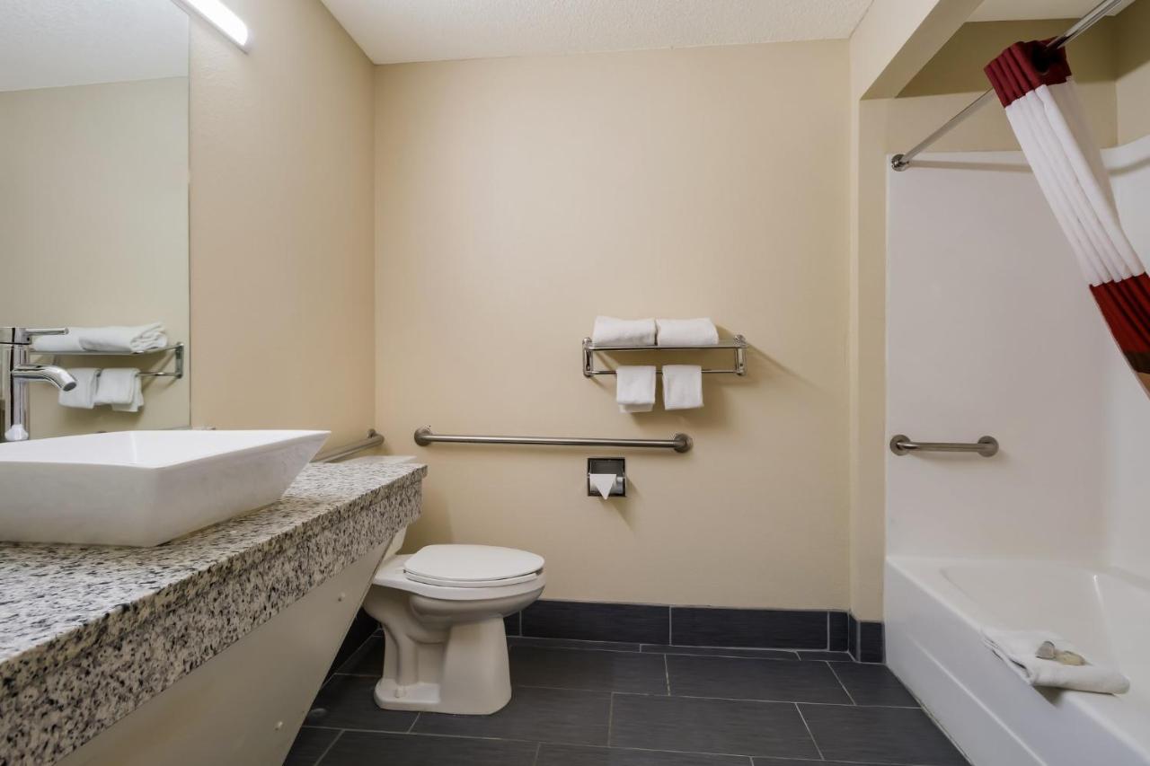 Superior King Room - Non-Smoking at Red Roof Inn South Bend - Mishawaka