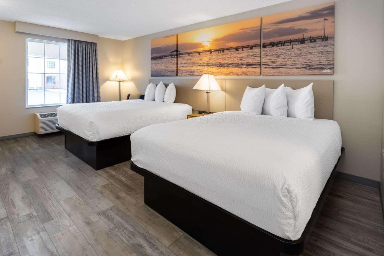 | Days Inn & Suites by Wyndham Cherry Hill - Philadelphia