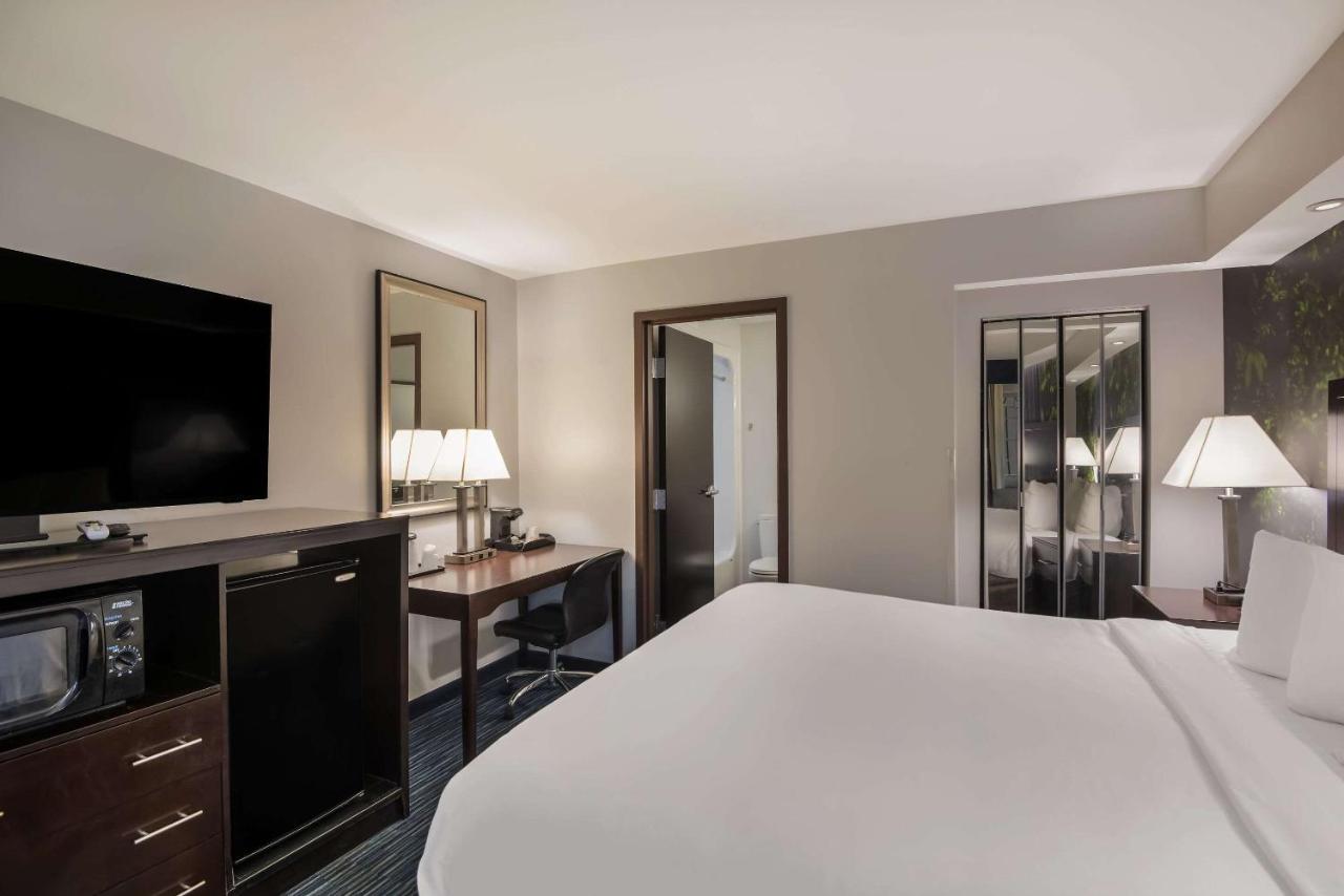 King Room - Non-Smoking at Clarion Pointe Downtown