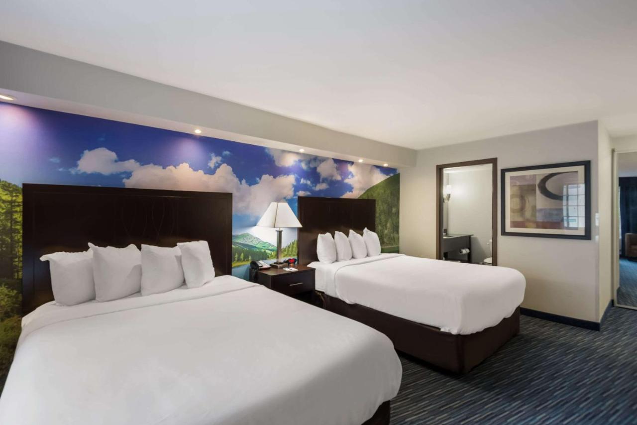 Queen Room with Two Queen Beds - Non-Smoking at Clarion Pointe Downtown