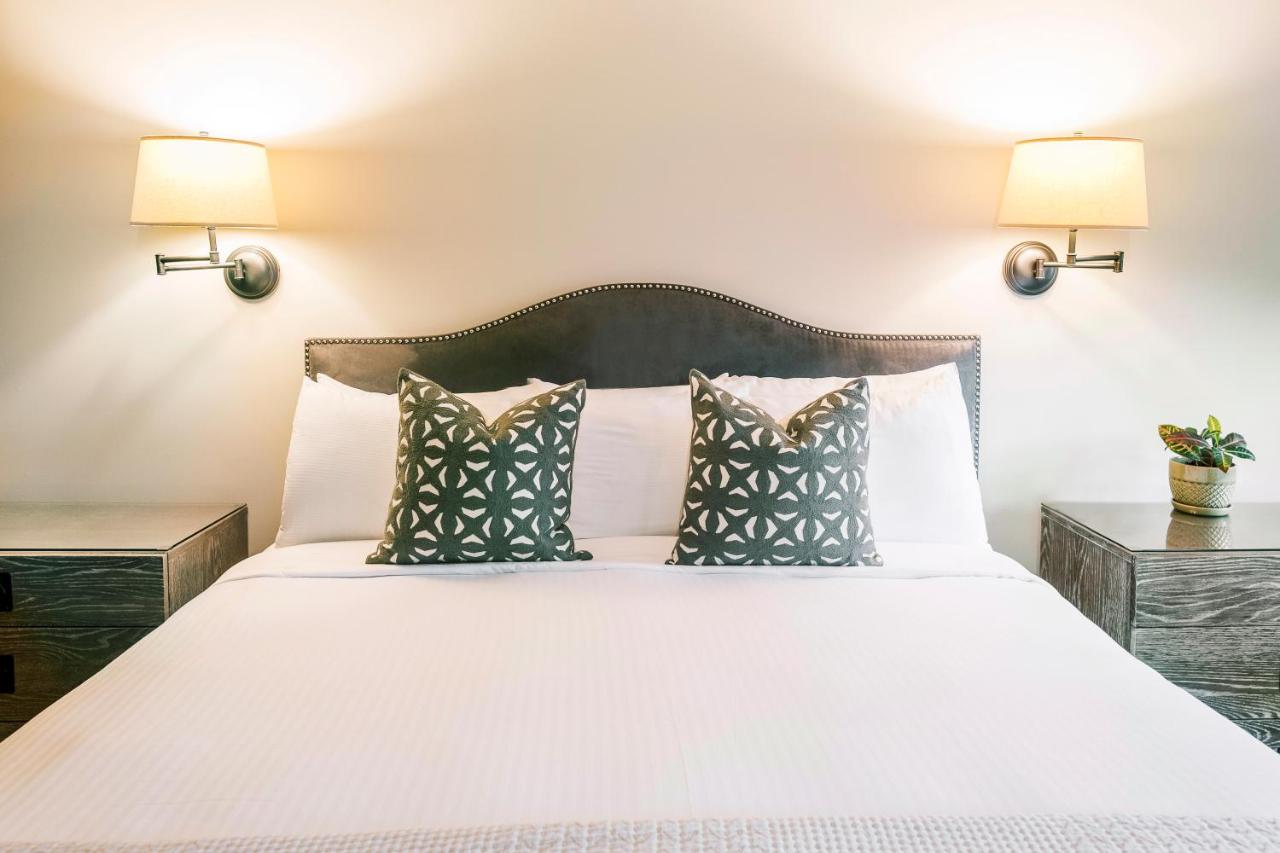 Standard King Room at Napa River Inn