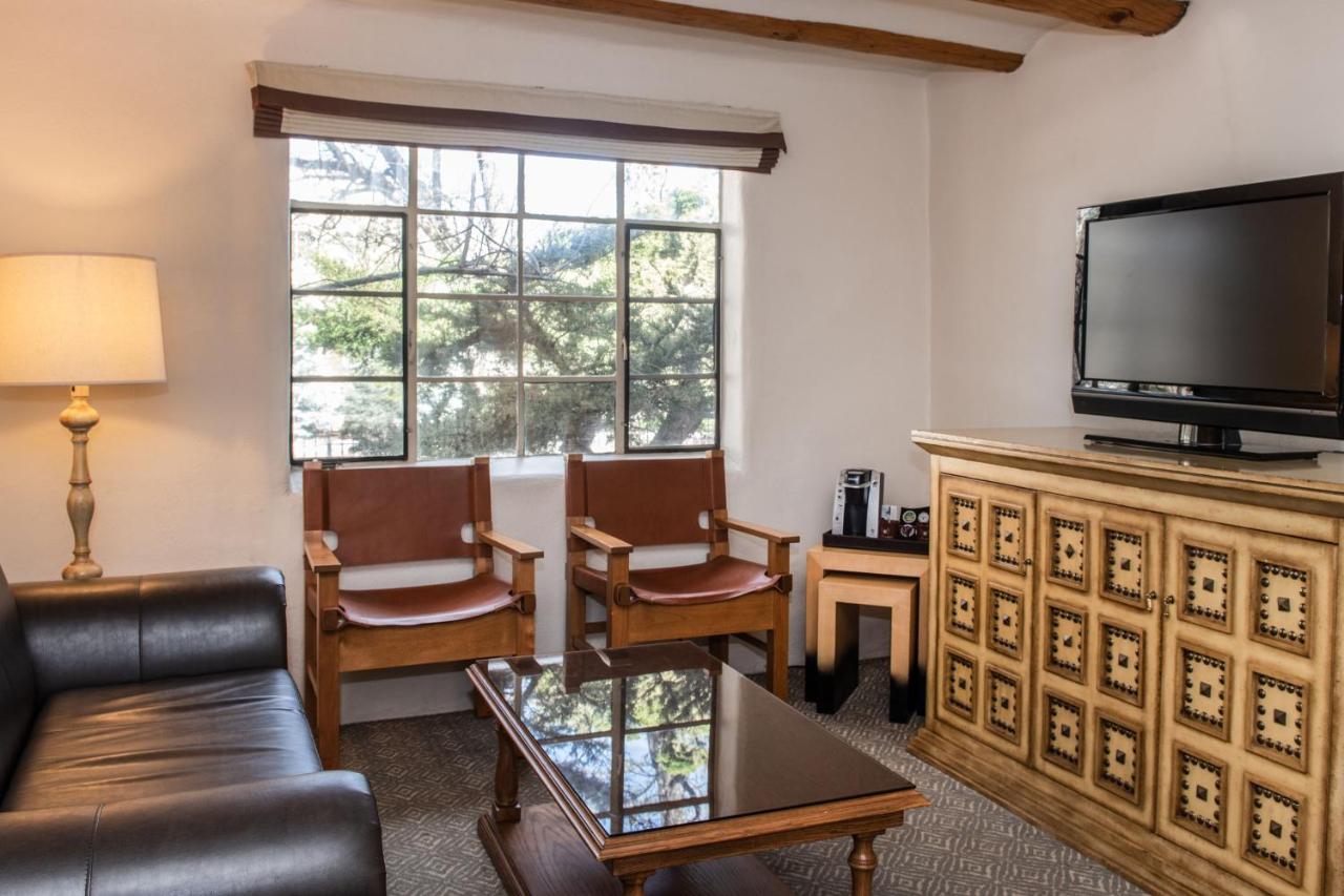 One-Bedroom King Suite at La Posada de Santa Fe, A Tribute Portfolio Resort & Spa by Marriott