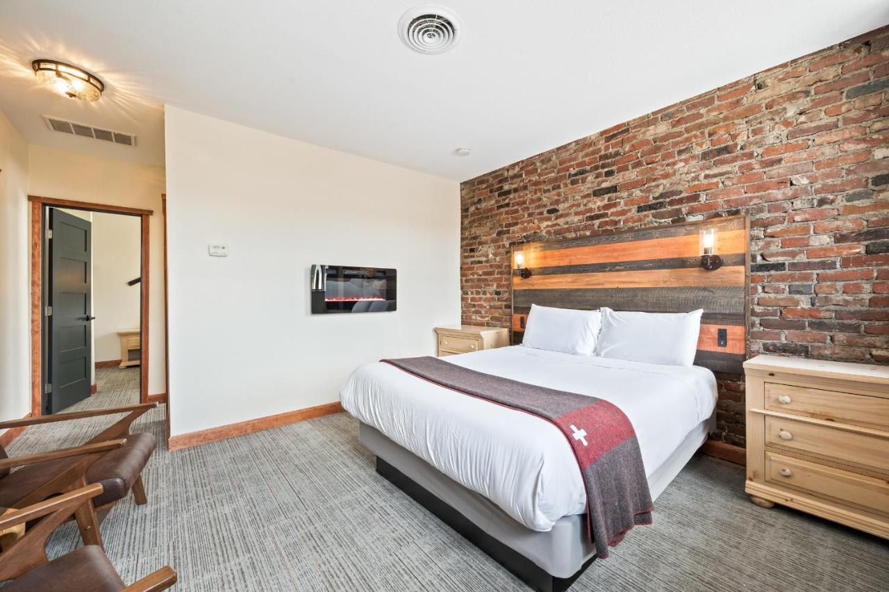| Bavarian Ritz Hotel