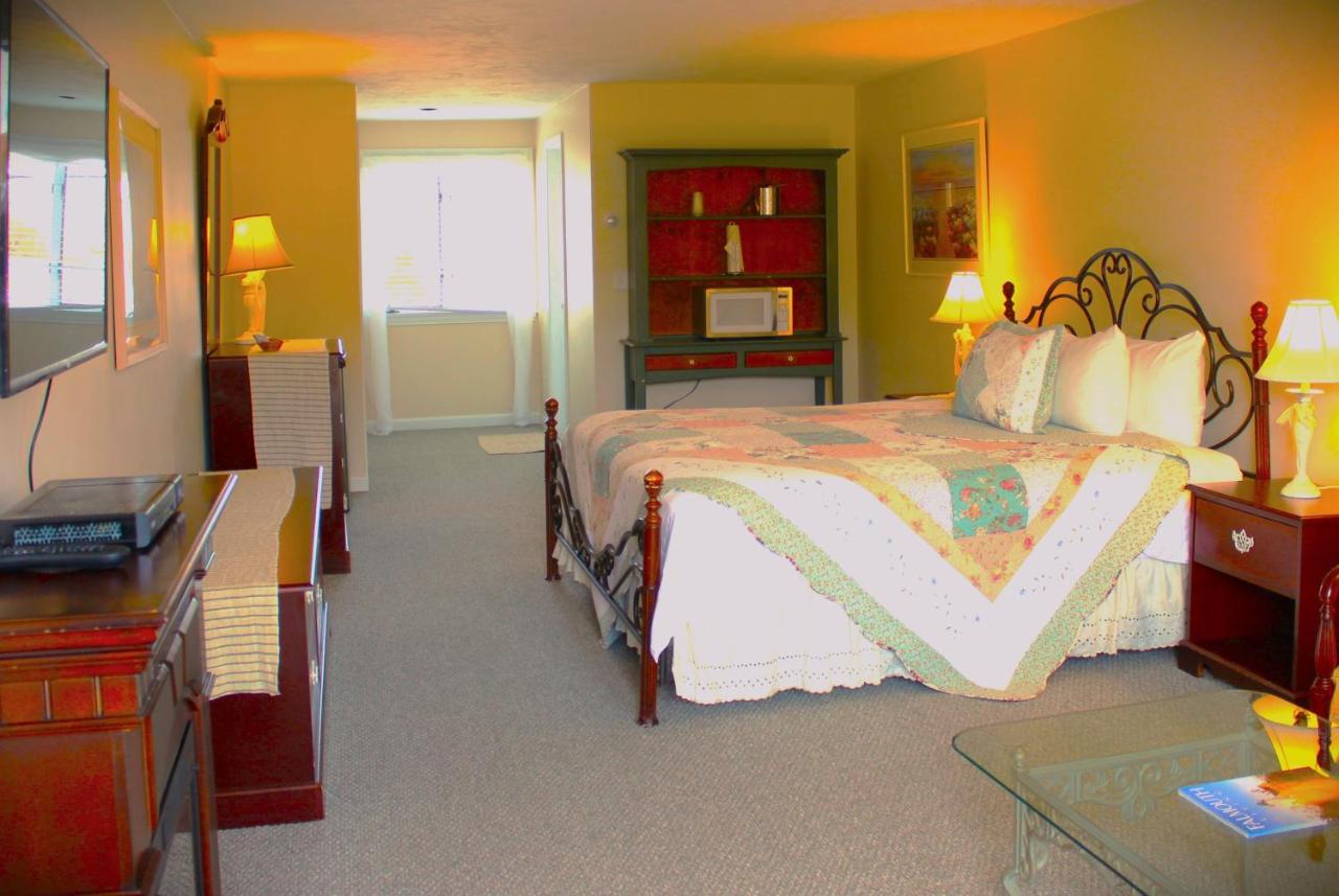 | Red Horse Inn