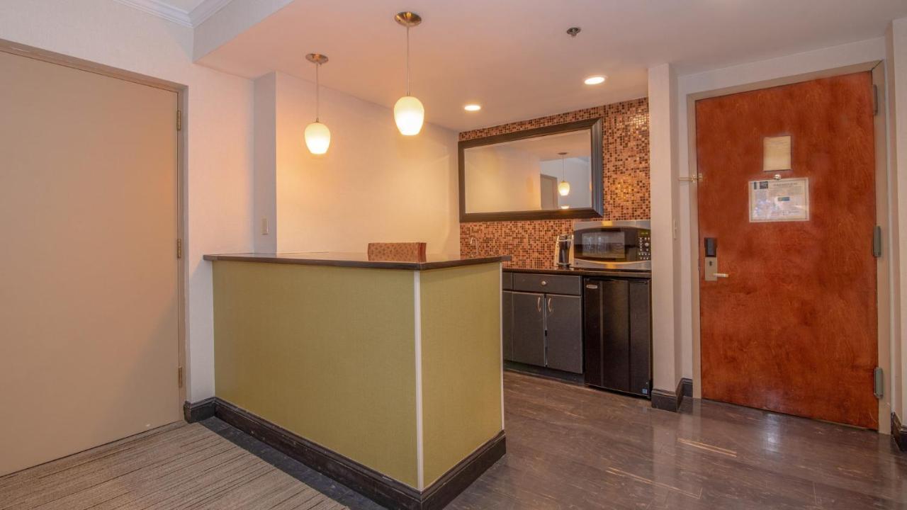 | Holiday Inn Express Stony Brook, an IHG Hotel