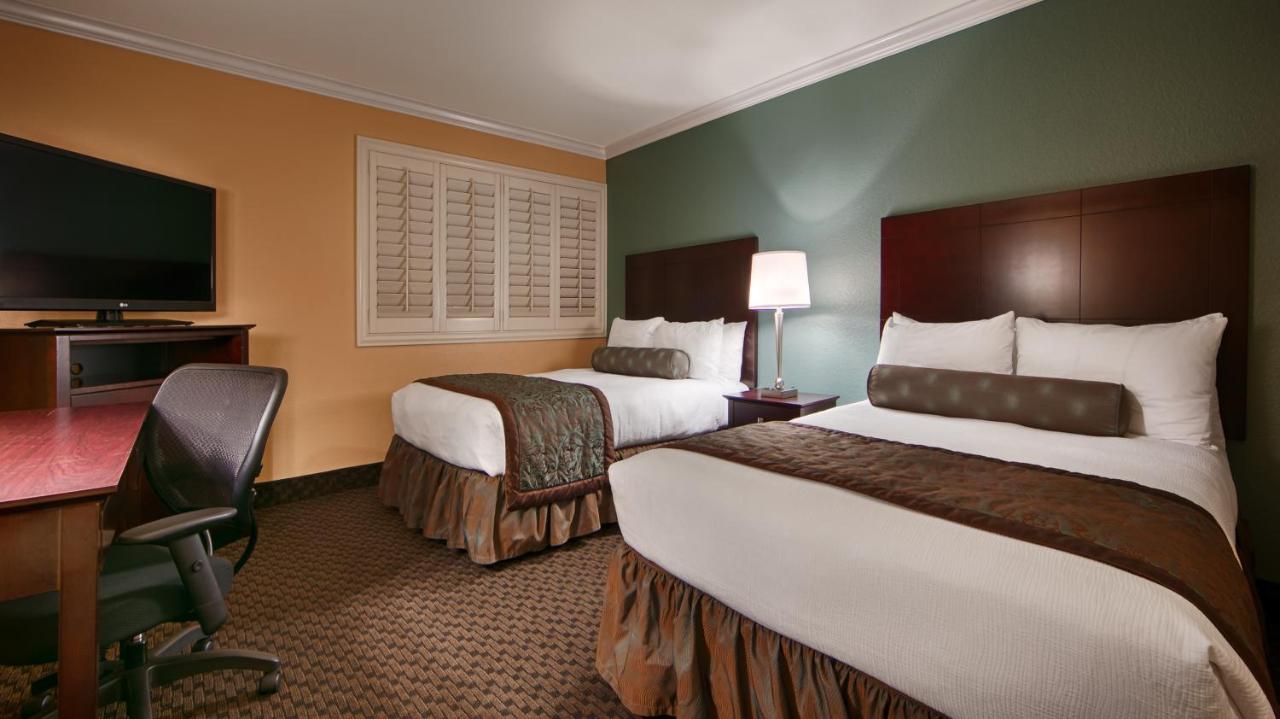 Double Room - Disability Access (No Resort Fees + Free Parking) at Best Western Plus Casino Royale - Center Strip