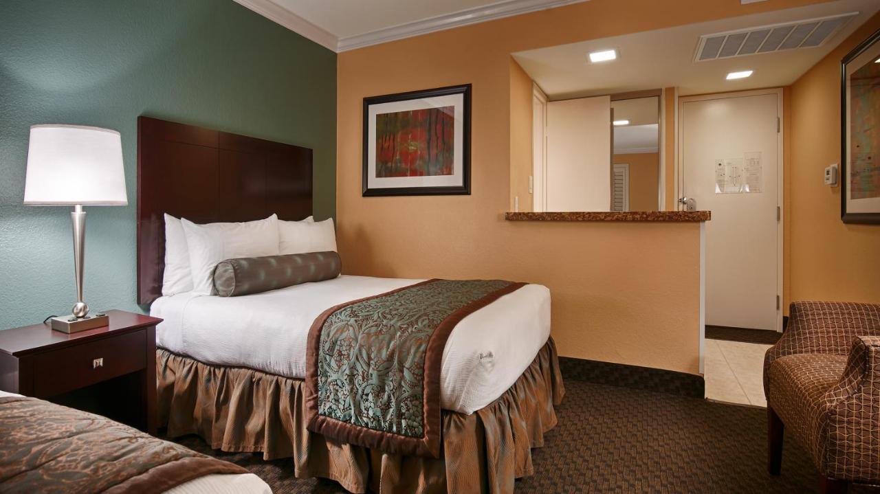 Double Room - Disability Access (No Resort Fees + Free Parking) at Best Western Plus Casino Royale - Center Strip