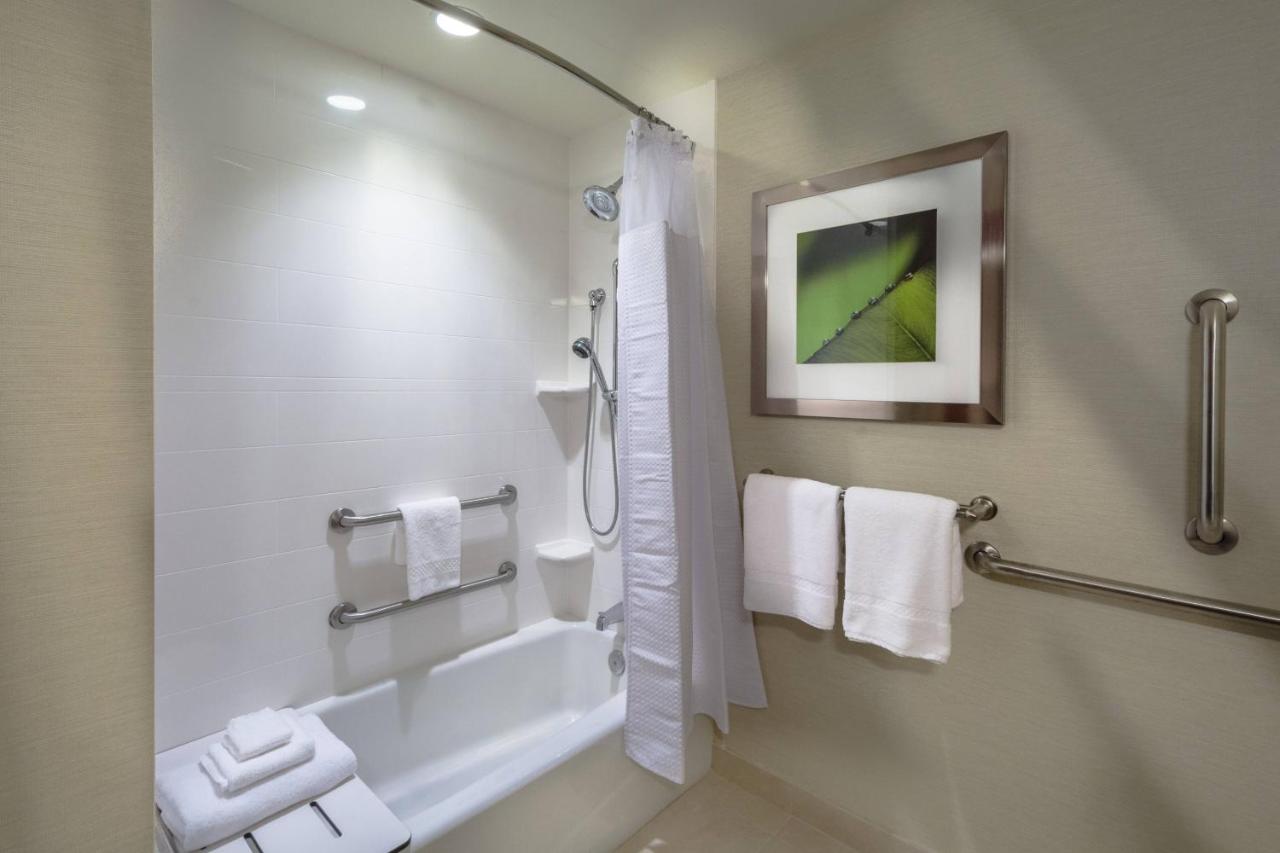 Standard Queen Room with Two Queen Beds at Courtyard by Marriott Charleston Downtown/Civic Center