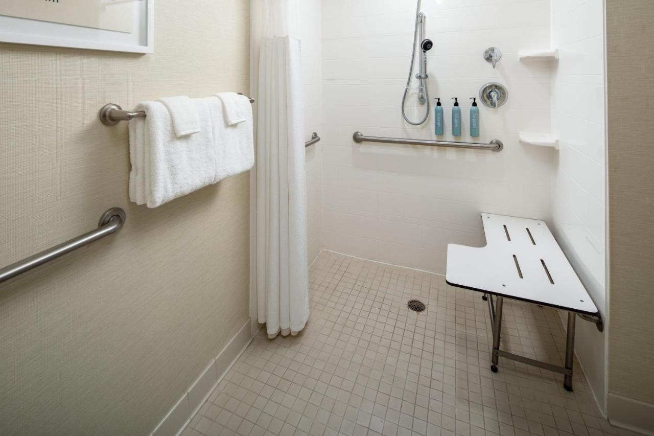  | Courtyard by Marriott Charleston Downtown/Civic Center