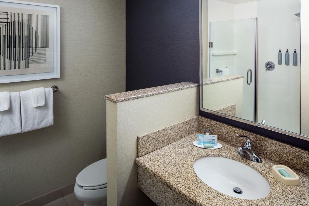  | Courtyard by Marriott Charleston Downtown/Civic Center