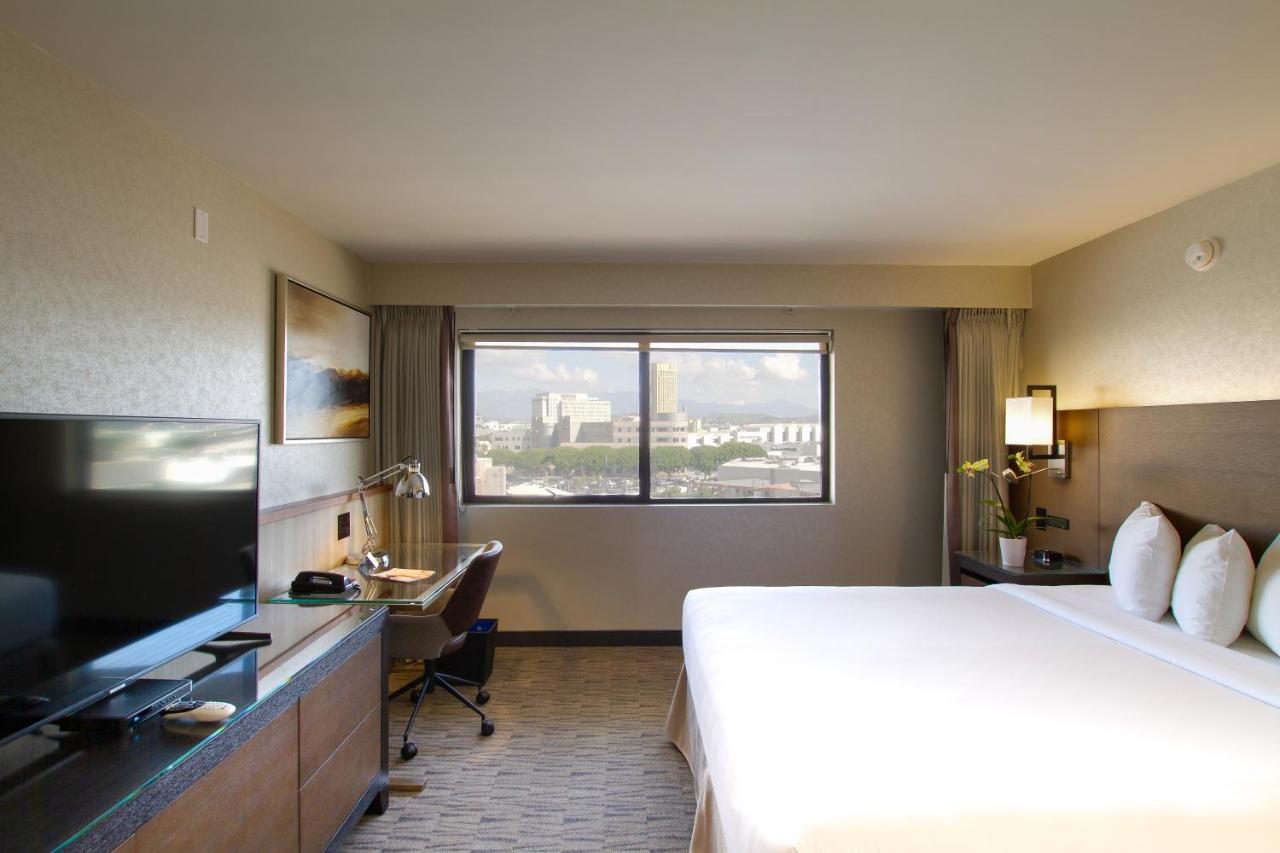 Deluxe King Room at Miyako Hotel Los Angeles
